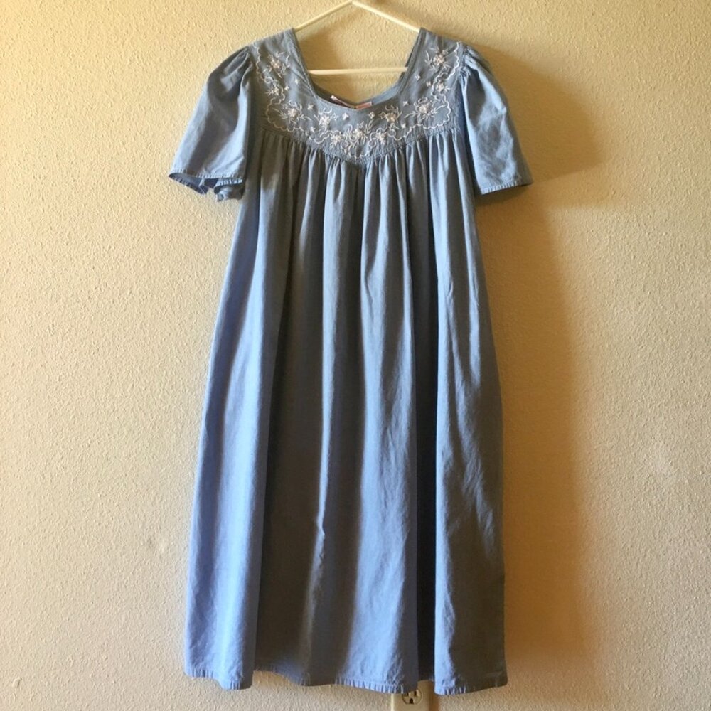 VTG Light Blue House Dress White Floral Embroidery 100% Cotton Pockets Prairie